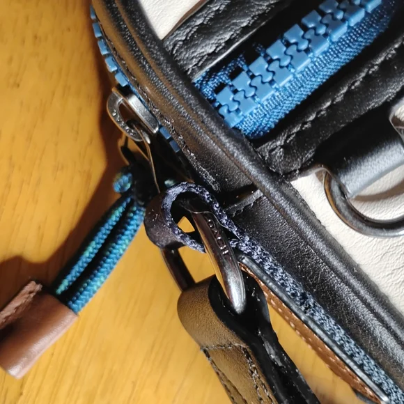 Coach Terrain Colorblock Cream And Black Leather Crossbody
